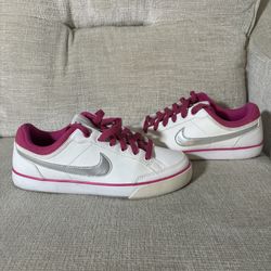 Nike white/pink silver swoosh sz 6Y (big girl)