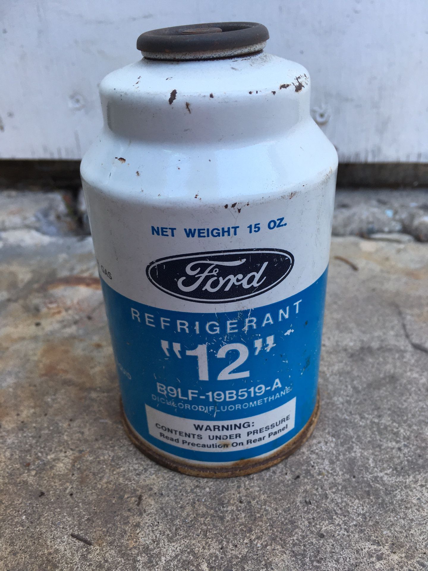 R12 refrigerant 12 Freon Ford 15 oz can