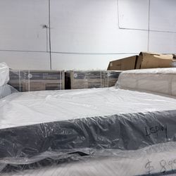 ✨King Mattress Memory Foam Casper Display ✨