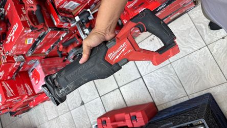 Milwaukee M18 FUEL Sawzall Reciprocating Saw