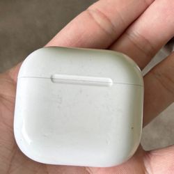 AirPods 4