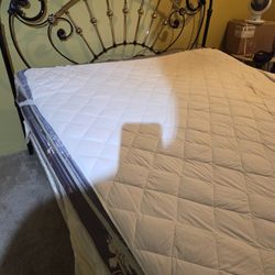 King Size Bed For Sale