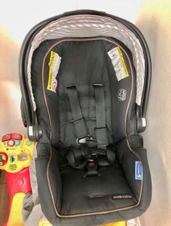 Graco car seat with base