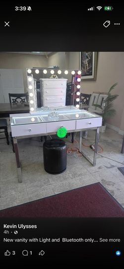 New vanity with Light and Bluetooth only $350 cash