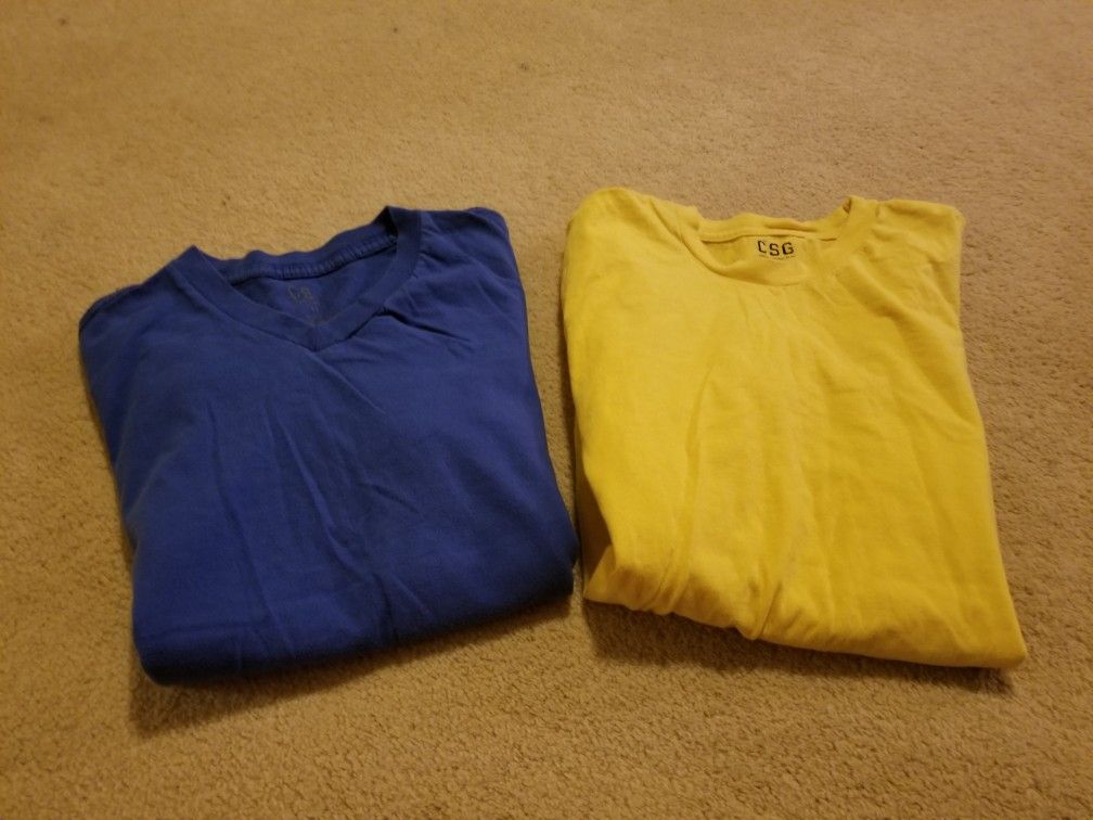 2 tee shirts Size s/p Kids Preowned