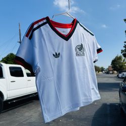Women. Jersey Crop $40 New 