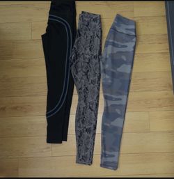 alo  And Lululrlon Leggings Size Small 