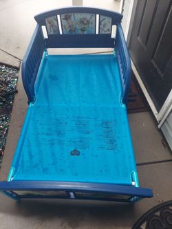 Toddler bed with matters
