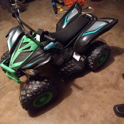 Yamaha 12 V Raptor Battery Powered Ride On