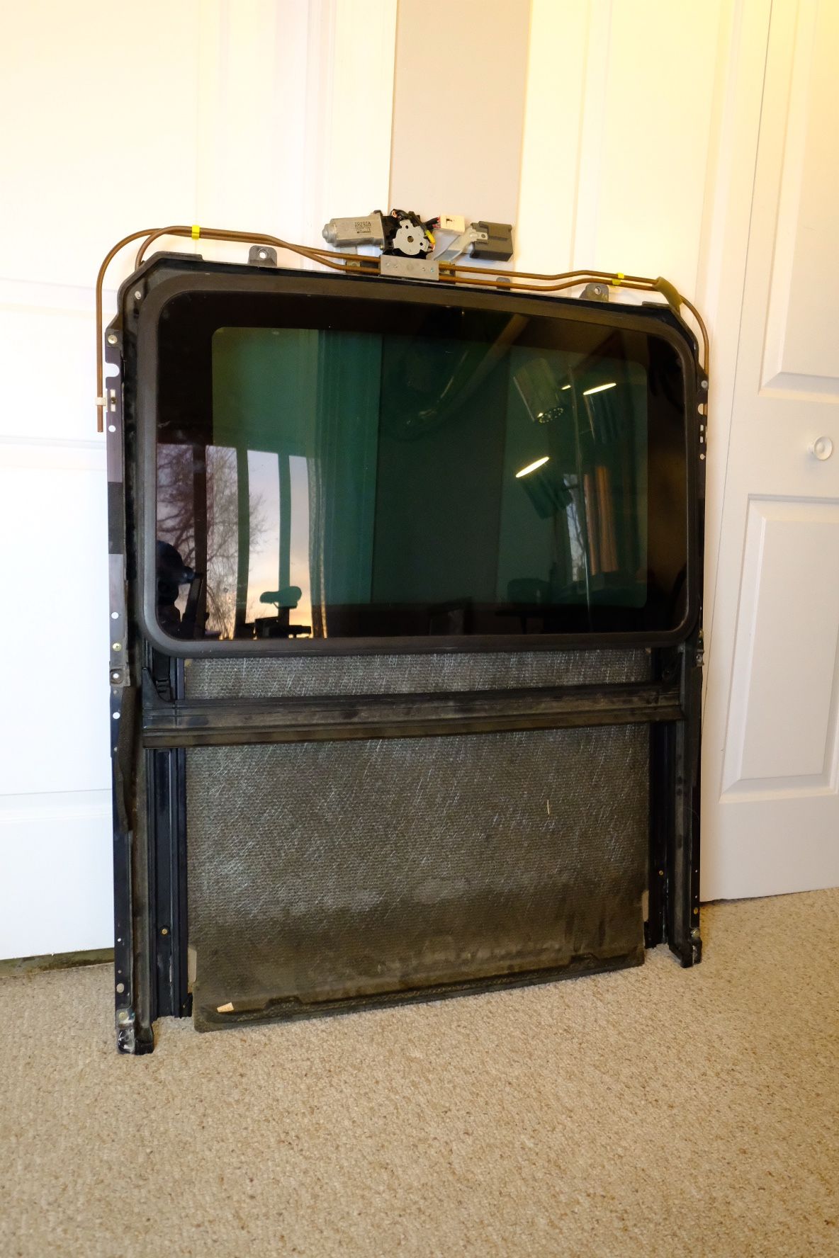 3rd Gen 4Runner Sunroof Assembly Complete With Glass 1996 Through 2002