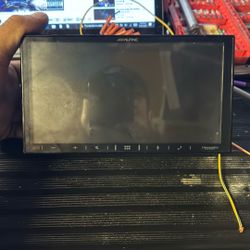 Alpine iLX-W650 (Open Box, Great) 7" Double DIN Touchscreen Digital Multimedia Receiver with Bluetooth, Apple CarPlay and Android Auto (SiriusXM Ready