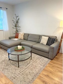 Room & Board Metro sectional couch DELIVERY