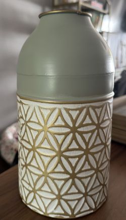 Decorative Vase 
