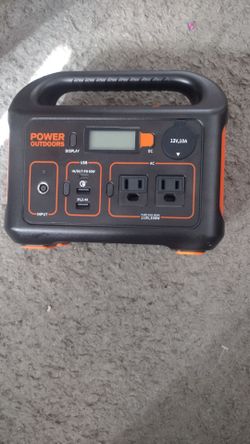 Jackery Explorer 1500 v2 Solar Generator