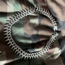 Gothic Thorns 20mm Iced Out Chain