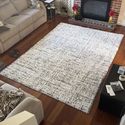 Brand New 6ft x 9ft Area Rug