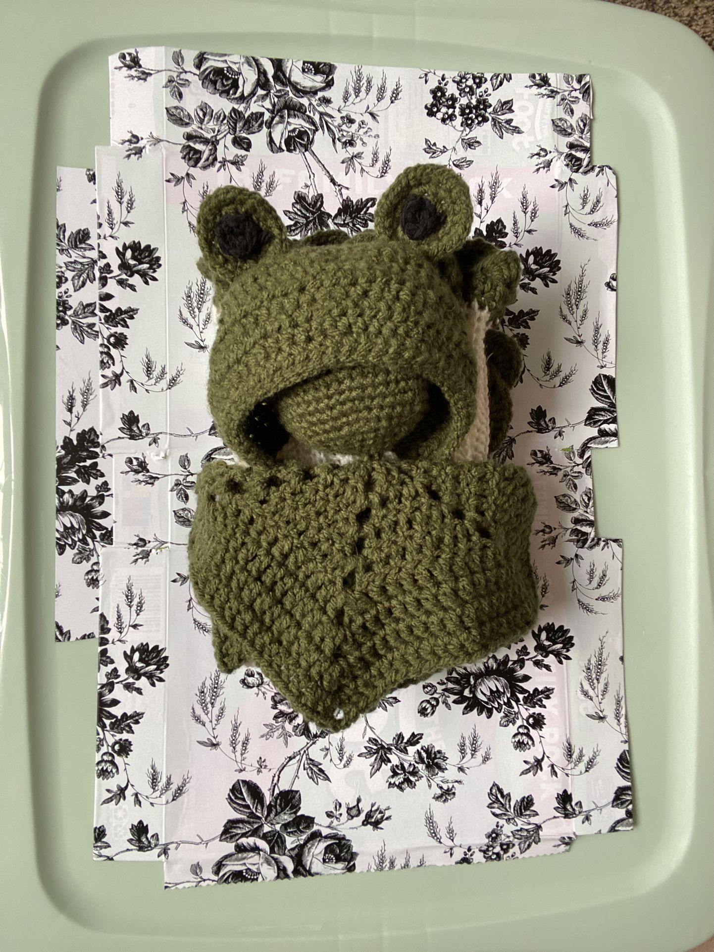 Crochet Baby Frog Set