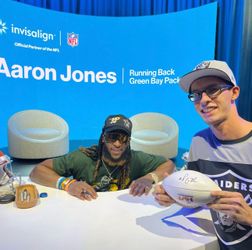 Greenbay packers Aaron Jones signed mini football