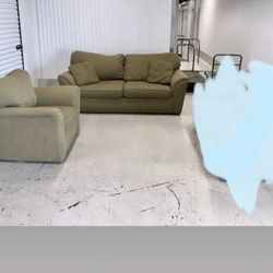 Nice Comfy Green Sofa Set 