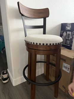 Ashley’s Bar Stool