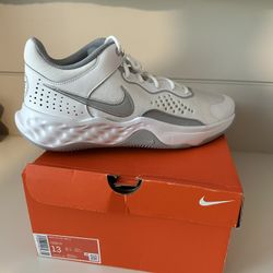 Nike fly by mid Size 13 