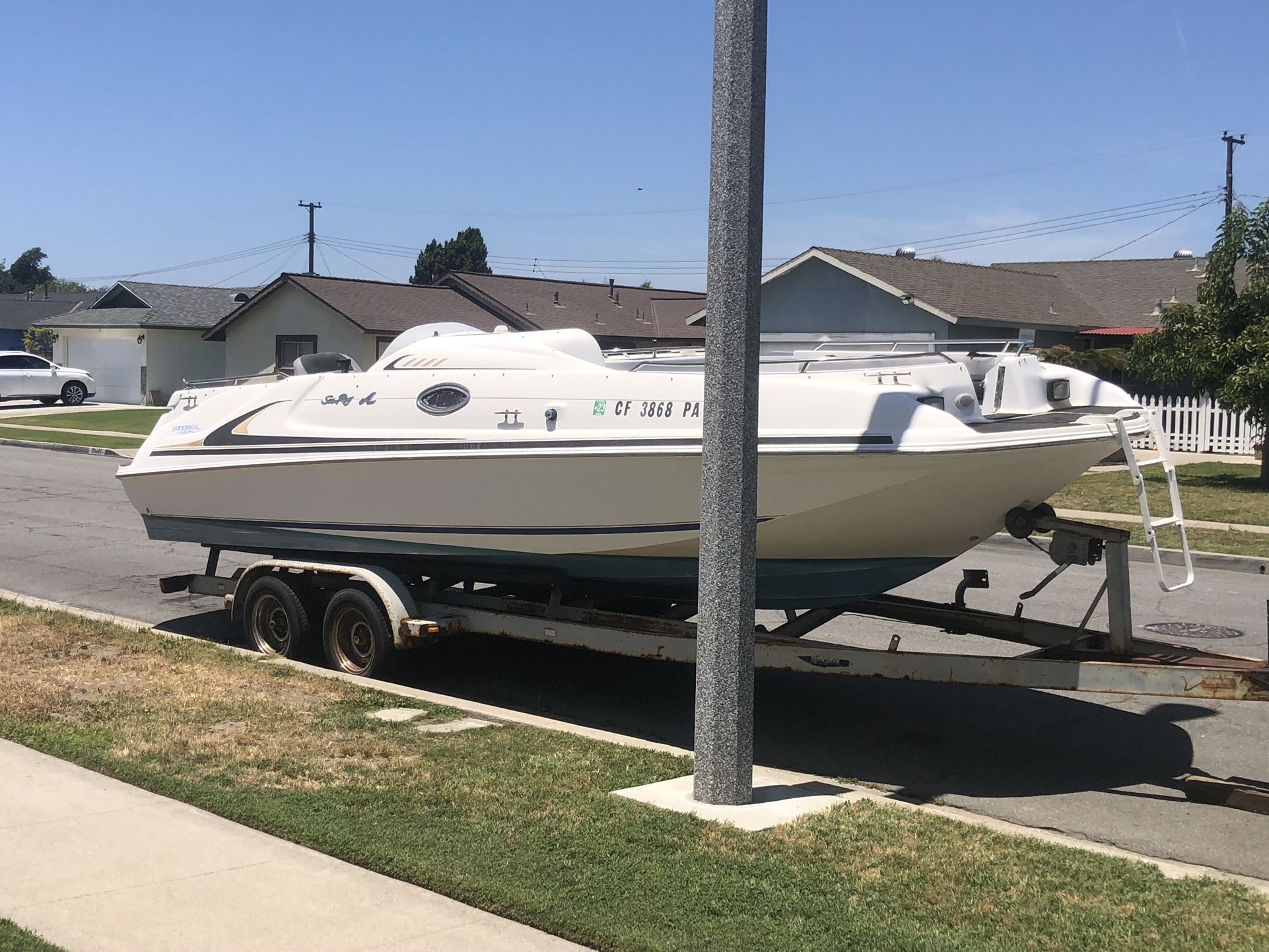 Trades Accepted - 1997 Sea Ray 240 Sundeck