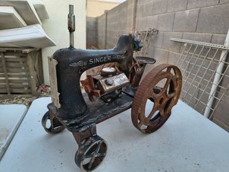 ANTIQUE SINGER SEWING MACHINE YARD ART