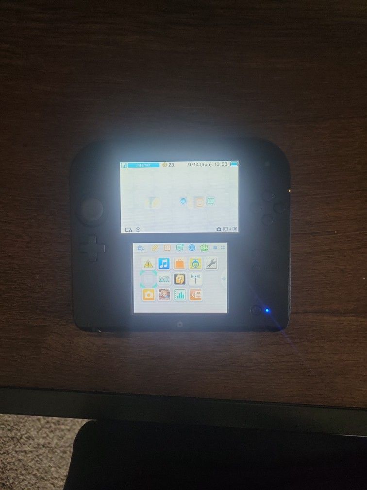 Nintendo 2ds (Willing To Trade)