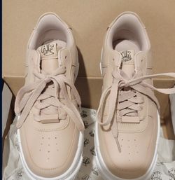 NIKE PIXAL AIRFORCES 6.5 woman
