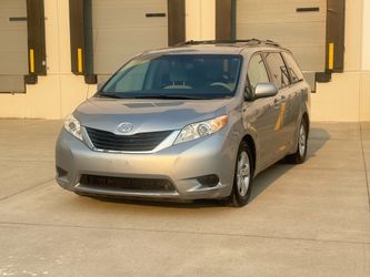 2011 Toyota Sienna 8-Passenger