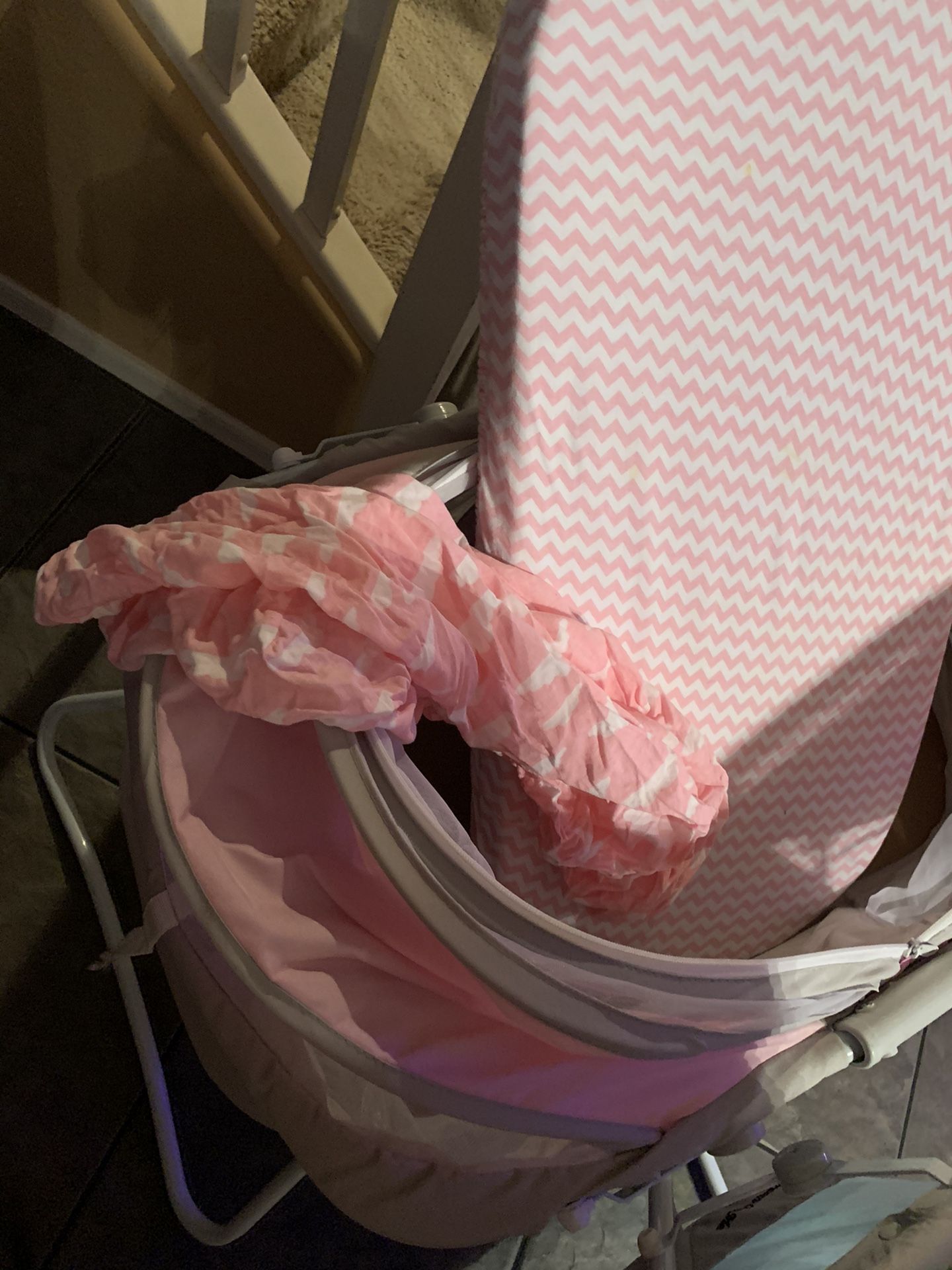 Baby Dream on Me 2Pink and 1 Green with sheets and Mattress