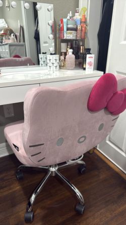 HELLO KITTY CHAIR