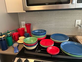 Fiesta®️ 25-piece mixed dinnerware set