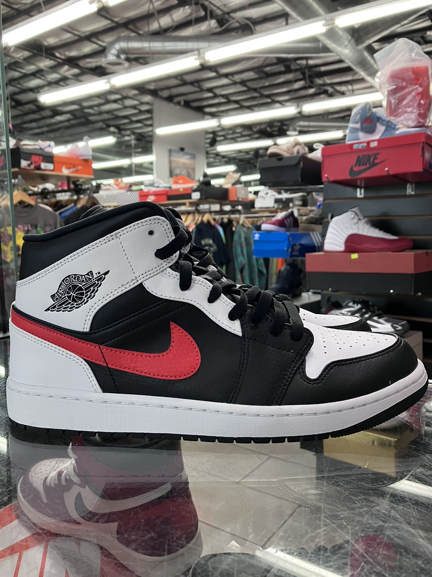 Air Jordan Mid Black Chile Red White