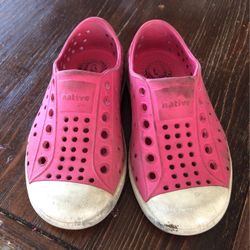 Girls Natives Size 7