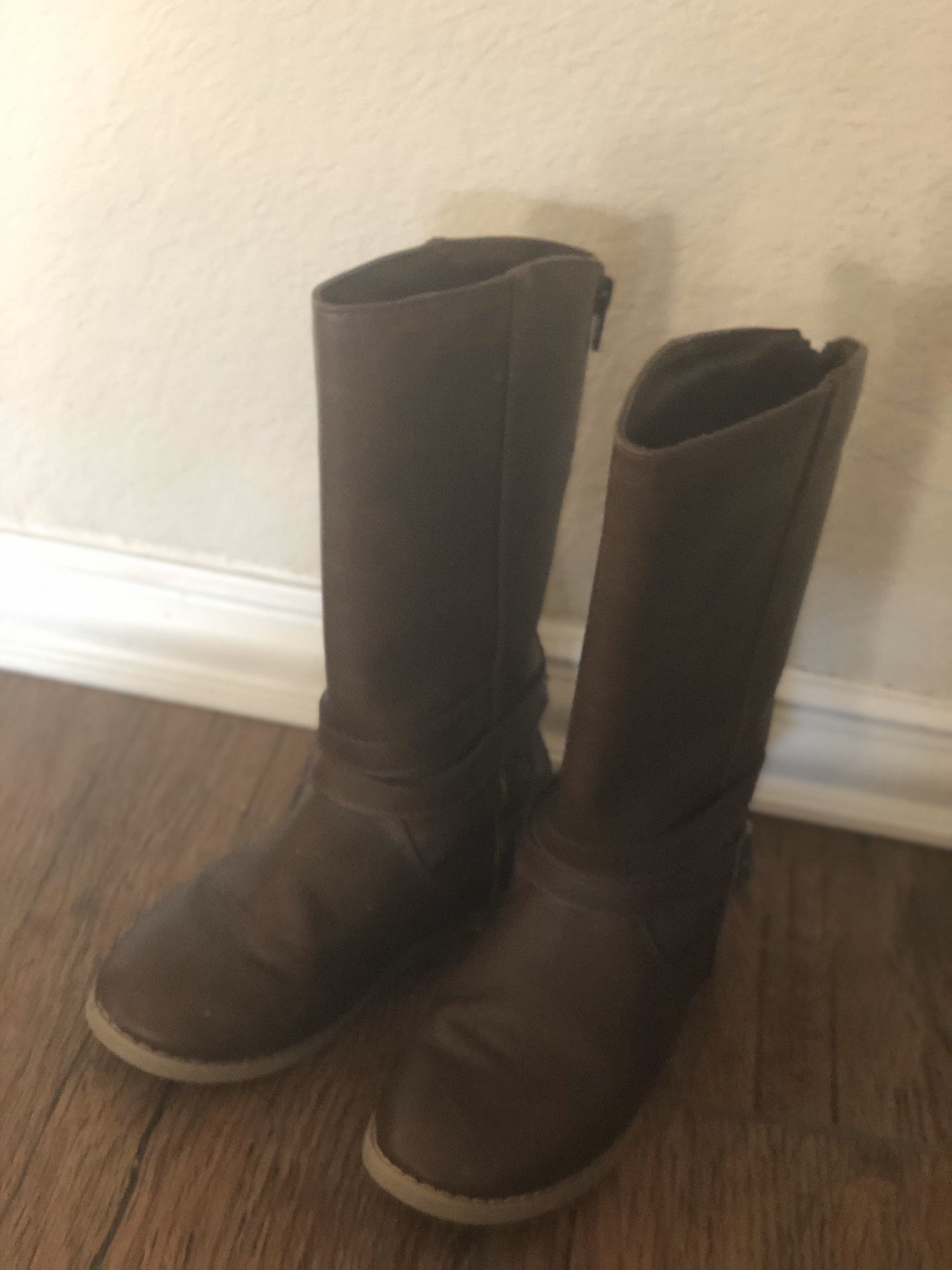 Girl boots size 12