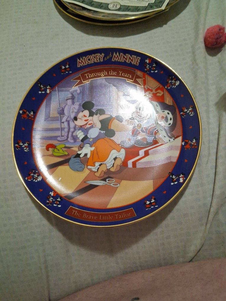 Collectors Plate With Certificate Of Authenticity