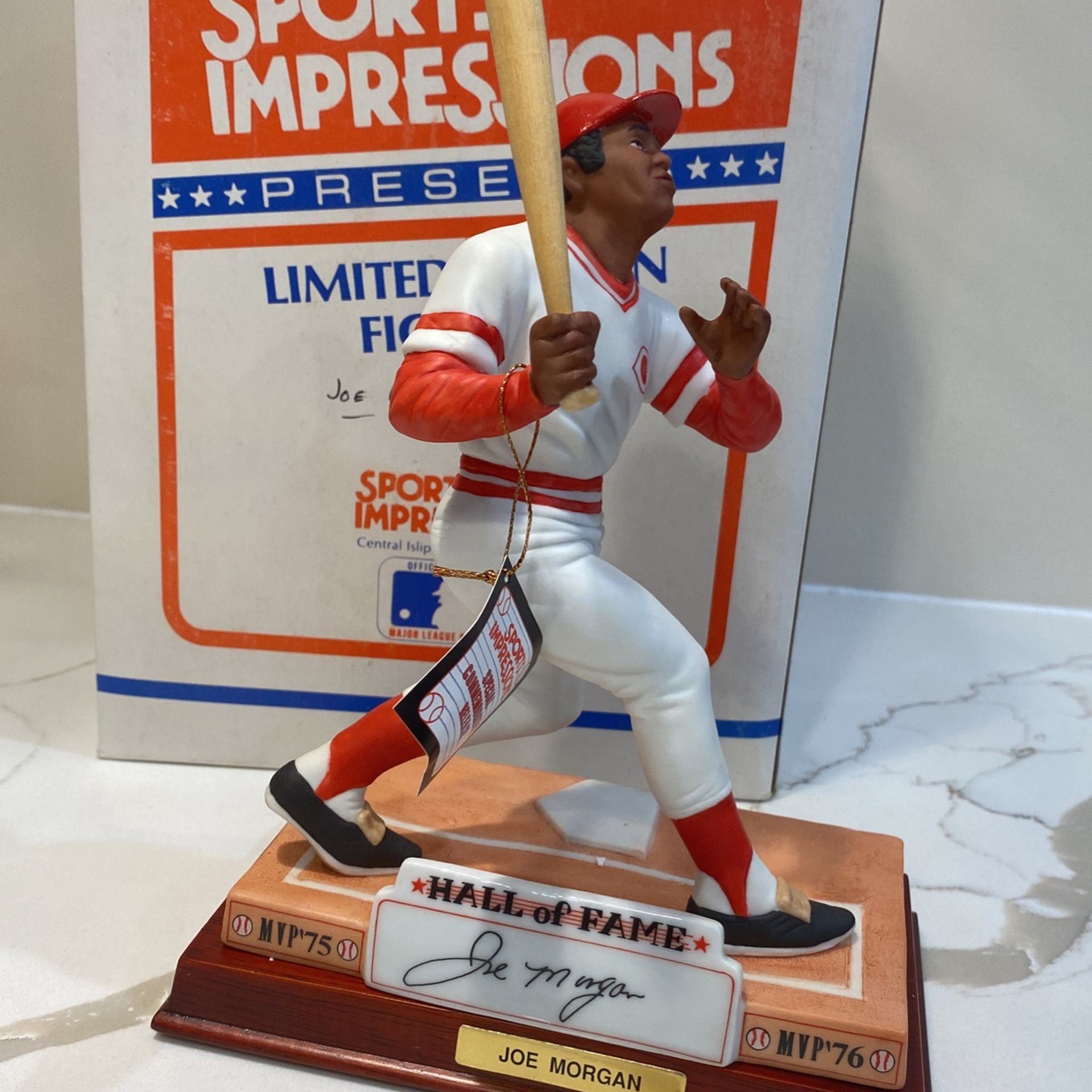 Cincinnati Reds Collection Joe Morgan & Eric Davis Sports Impressions .Ken Griffey Jr HOF McFarlane Figure Hand Needs To Be Glued Back On Pete Rose