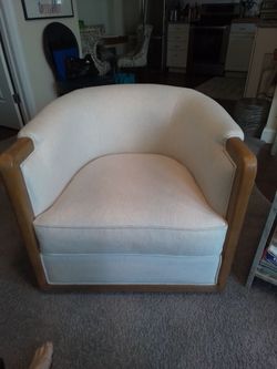 Barrel swivel chairs