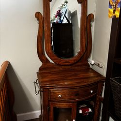 Wooden Vanity w Adjustable Mirror
