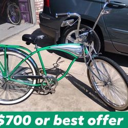 Old school Schwinn 26 beach cruisers and a "24" in Schwinn bike