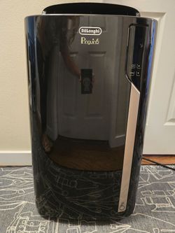 De'Longhi Pinguino portable air conditioner 4-in-1 model (cooling, heating, dehumidifying, and fan)