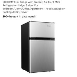 Mini Fridge Eith Freezer 