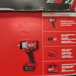 Milwaukee 1/2 In High Torque Impact Wrench With 5.0ah Battery And Charger With Bag