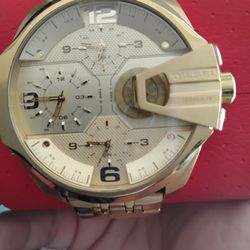Selling MENS  Diesel Watch 52 Cm BRAND . NEW 