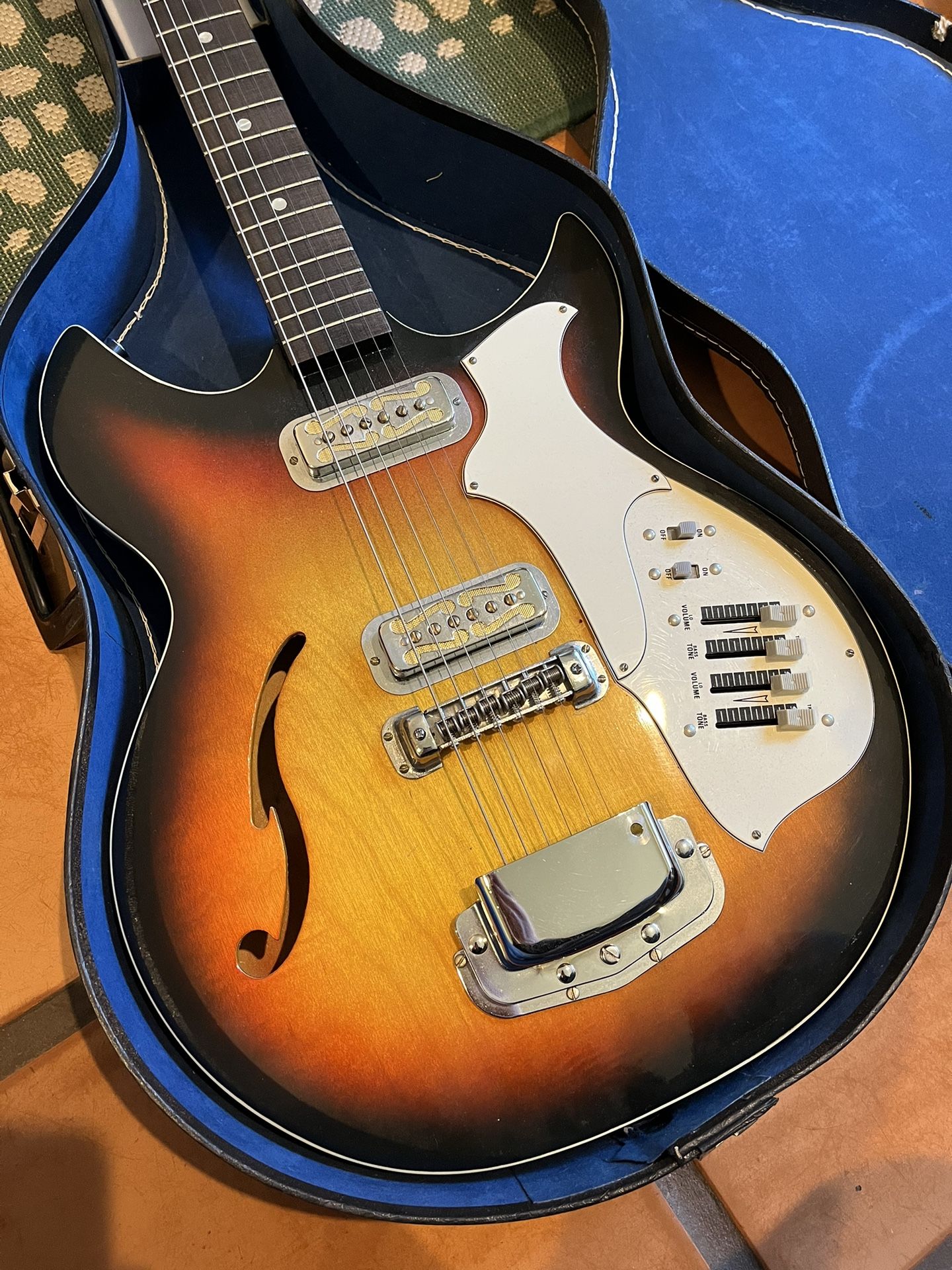 Vintage Harmony Rebel Electric Guitar Excellent Condition