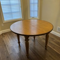ESTATE SALE: DREXEL ROUND KITCHEN/DINING TABLE