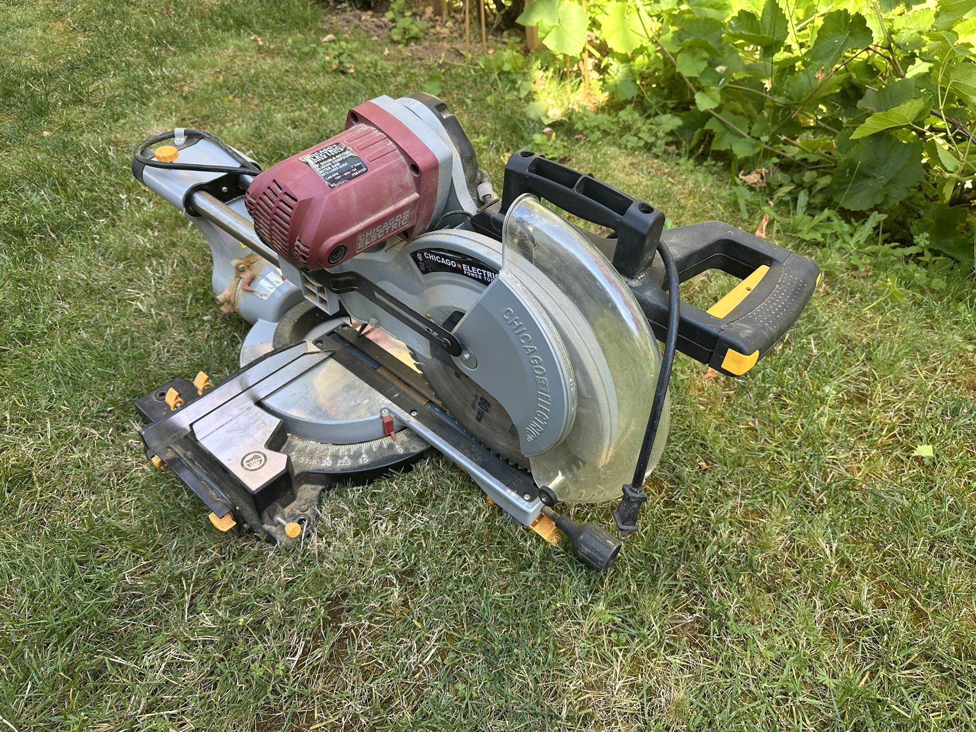 Wood chop saws
