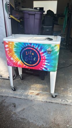Ice chest on wheels