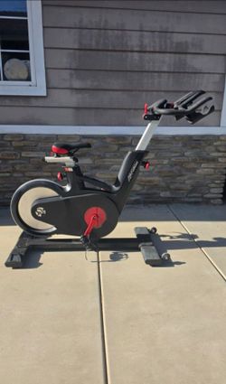 Life Fitness IC6 Indoor Cycle / Spin Bike